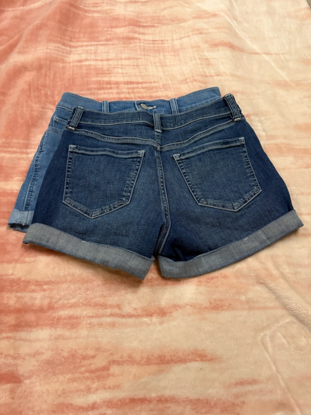 Lot of 2 Women’s Hollister Jean Shorts - Picture 6 of 7